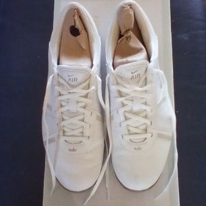 Nike Golf shoes,NWOT, white, size 7/ 7.5 as new, in box.